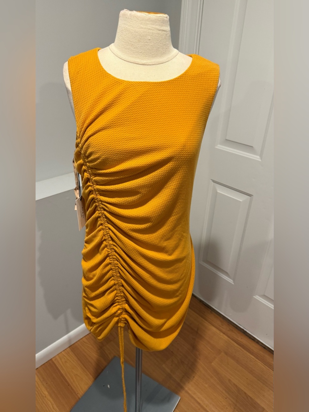 ALI & JAY Mustard Yellow Sleeveless Ruched Dress adjustable (38)
